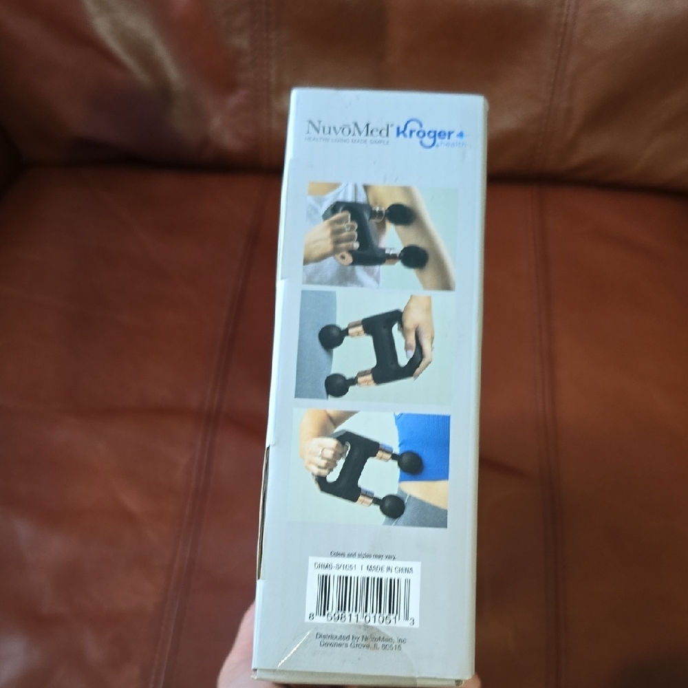 NuvoMed Dual Head Massager - Black and Gold - Picture 3 of 4